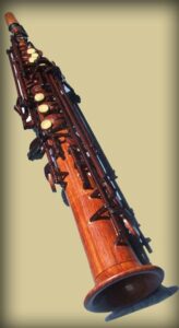 Saksofon sopranowy z drewna